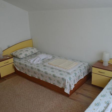Yanis Hotel Chernomorets Bagian luar foto