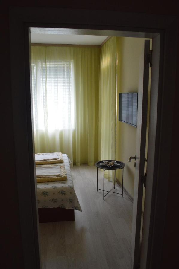 Yanis Hotel Chernomorets Bagian luar foto