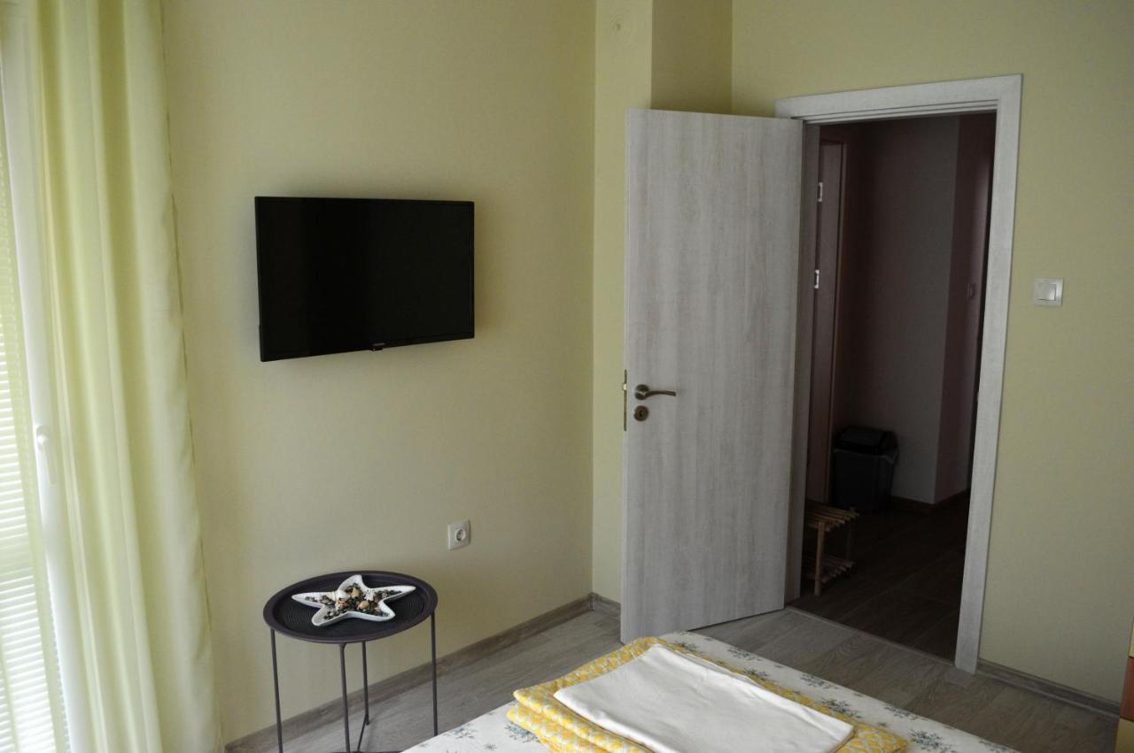 Yanis Hotel Chernomorets Bagian luar foto