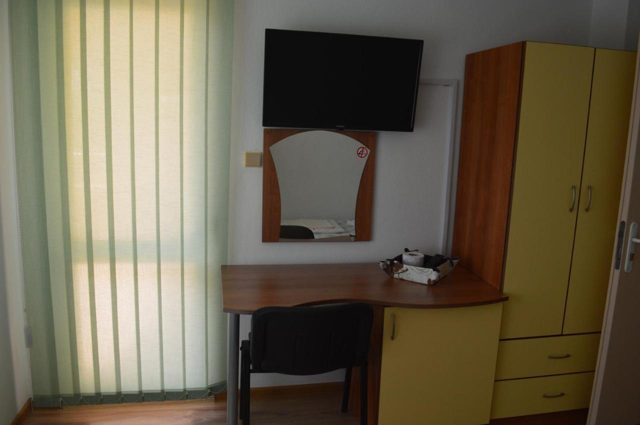 Yanis Hotel Chernomorets Bagian luar foto