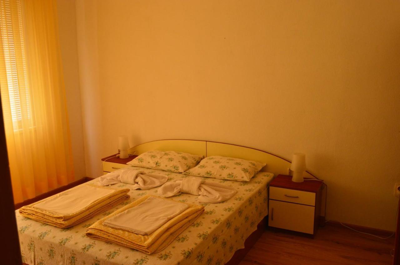 Yanis Hotel Chernomorets Bagian luar foto