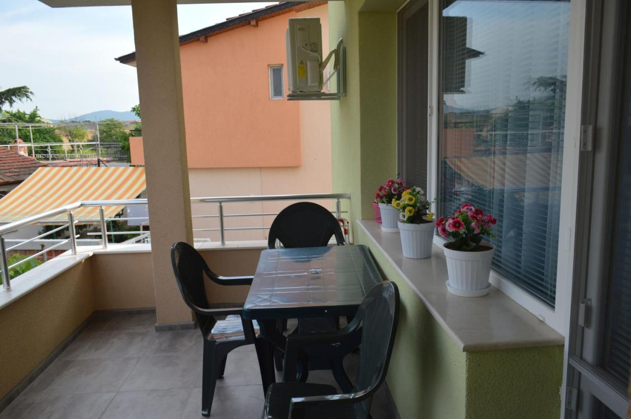 Yanis Hotel Chernomorets Bagian luar foto