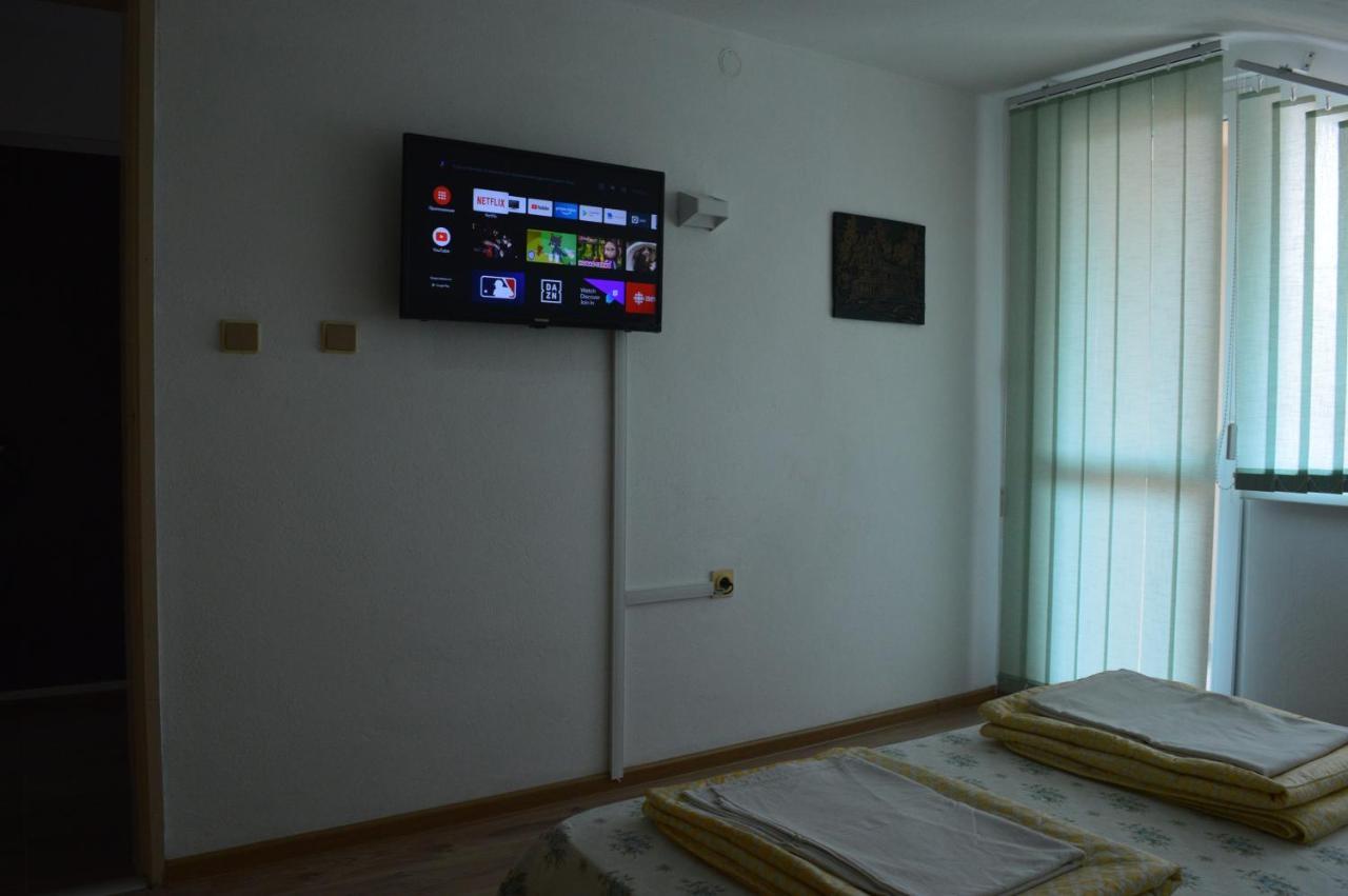 Yanis Hotel Chernomorets Bagian luar foto