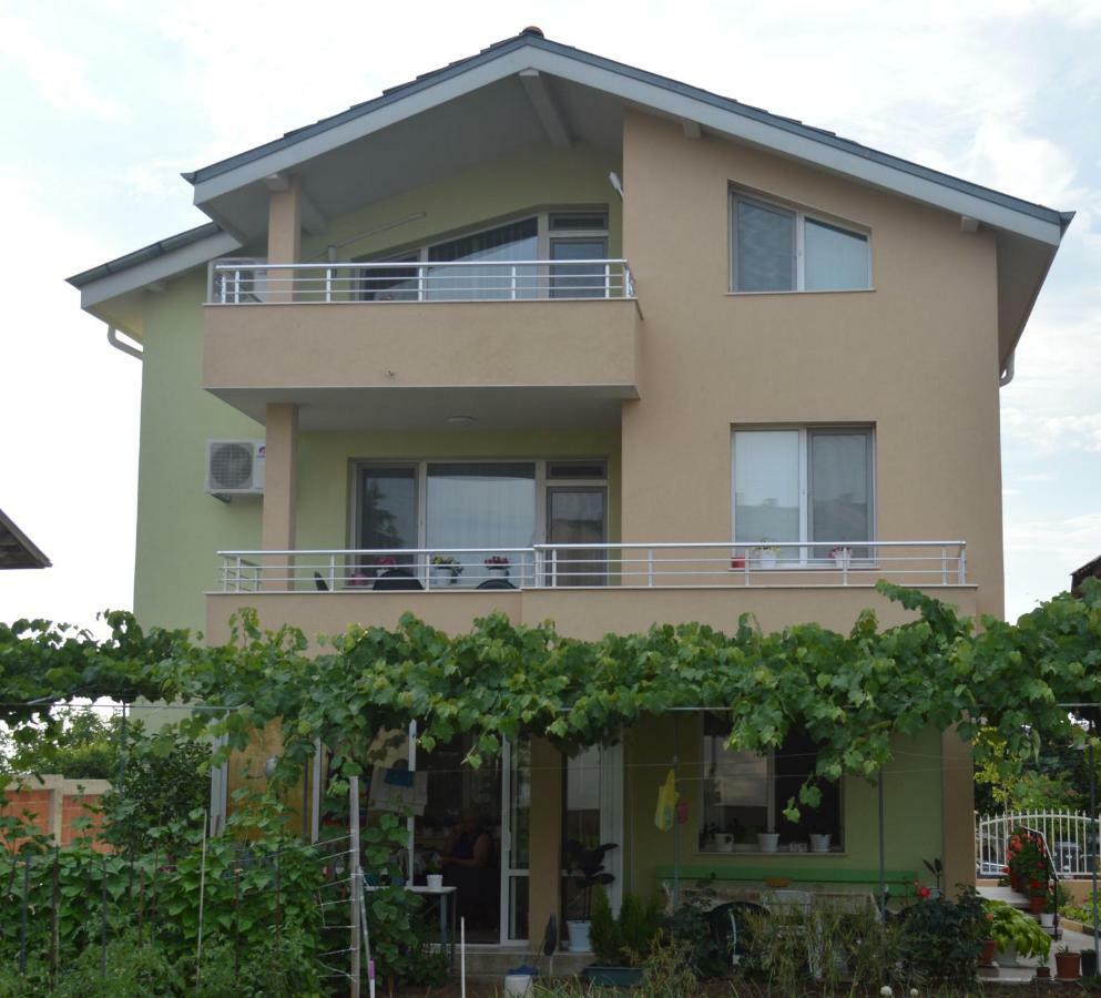 Yanis Hotel Chernomorets Bagian luar foto