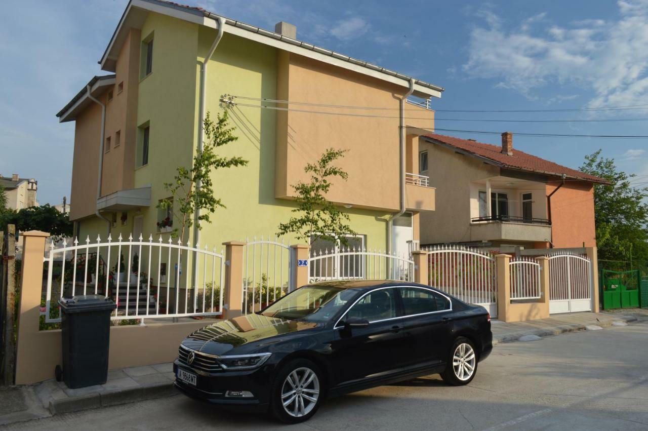 Yanis Hotel Chernomorets Bagian luar foto