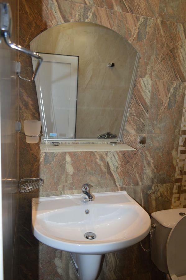 Yanis Hotel Chernomorets Bagian luar foto