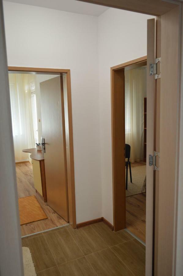 Yanis Hotel Chernomorets Bagian luar foto