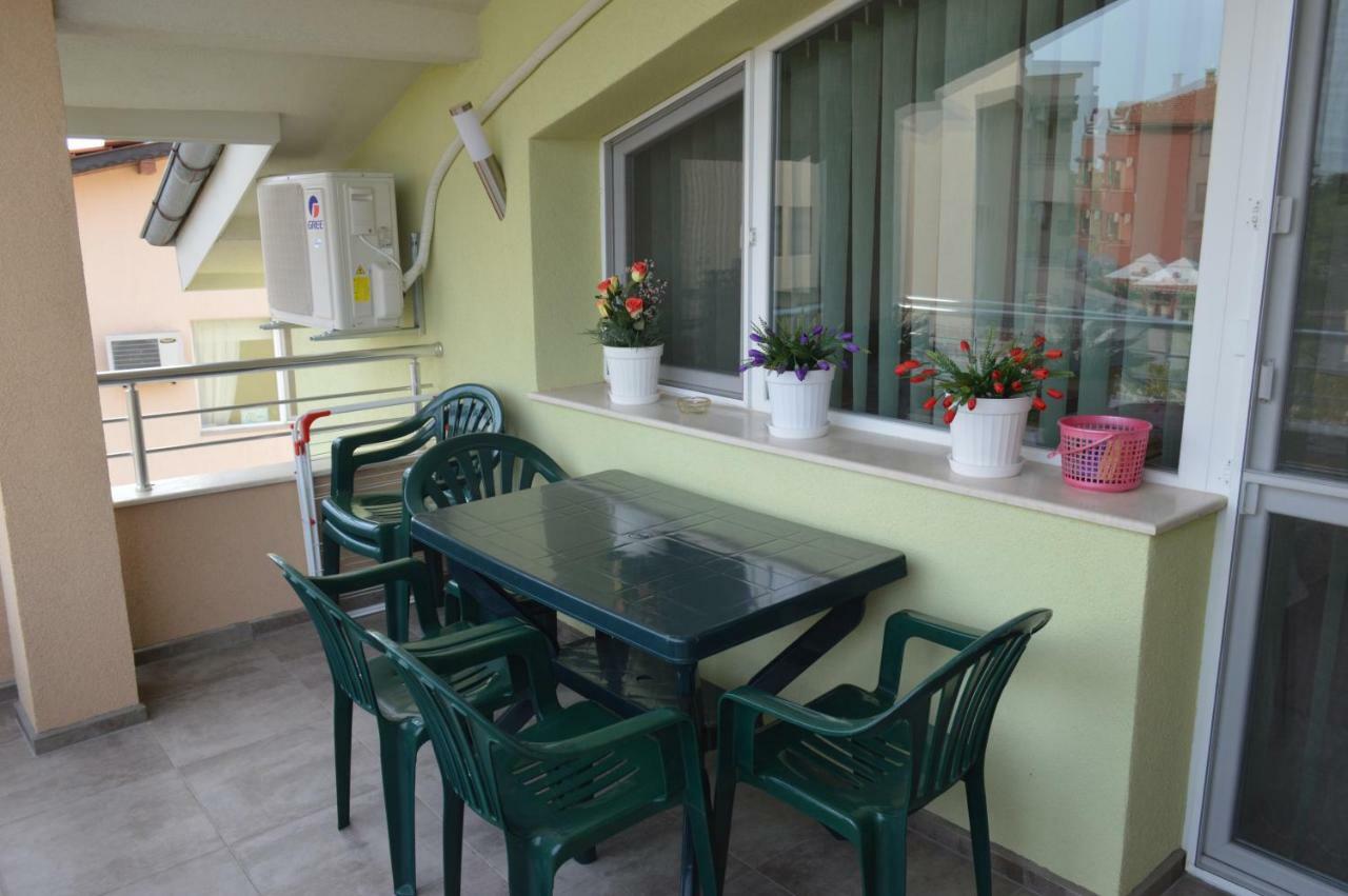 Yanis Hotel Chernomorets Bagian luar foto